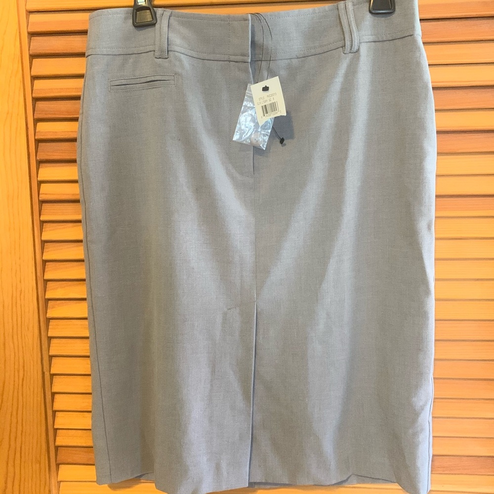 NWT BCBG pencil skirt. Light grey.